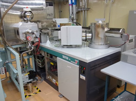 Surface ionization mass spectrometry